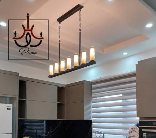 لوستر خطی مدرن مشکی ۷ شعله مدل لومینا مناسب جزیره و کانتر آشپزخانه از برند رومالوستر